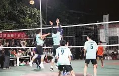 爱游戏中国-排球夜战：塞北银狐队大胜川蜀猎隼队，临门一脚致胜外援联手发威